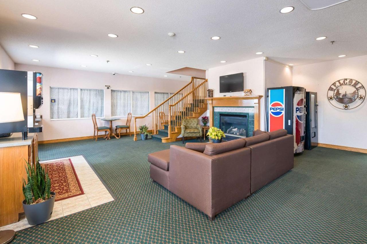 Rodeway Inn Urbana Champaign University Area Экстерьер фото