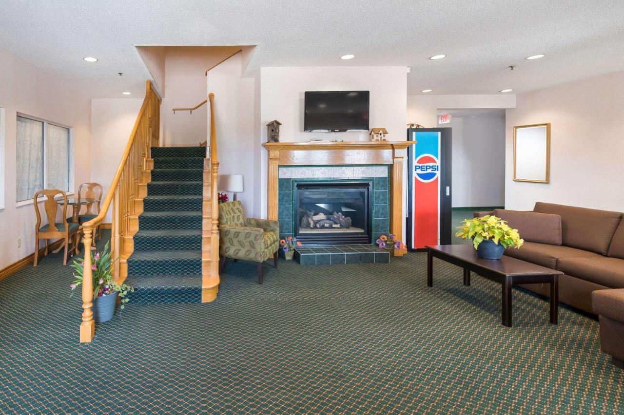 Rodeway Inn Urbana Champaign University Area Экстерьер фото